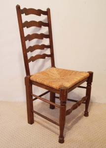 740a Set of 4 English antique style wavy line ladder back chairs